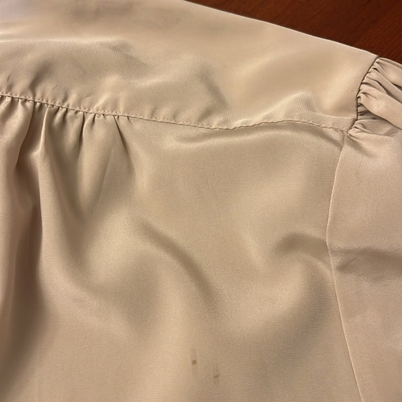 Vintage Women’s Silky Blouse Button Down Bow Tie Beige Size 16 - Picture 12 of 15